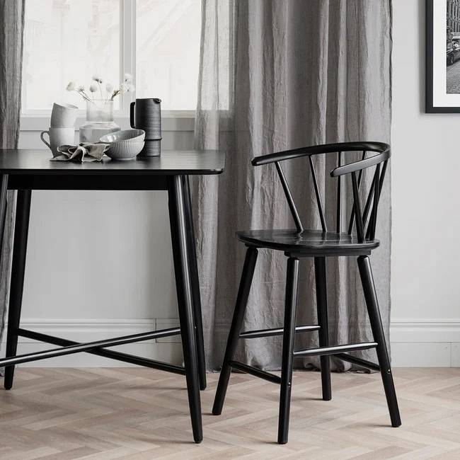 Hoker Carmen 55x96 Cm Czarny 9 Wp